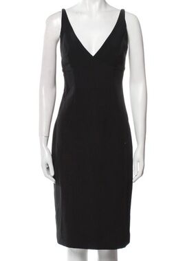 ❤️ Milly Black deep V-Neck Sheath Dress Size 6 Sleeveless Classic LBD designer